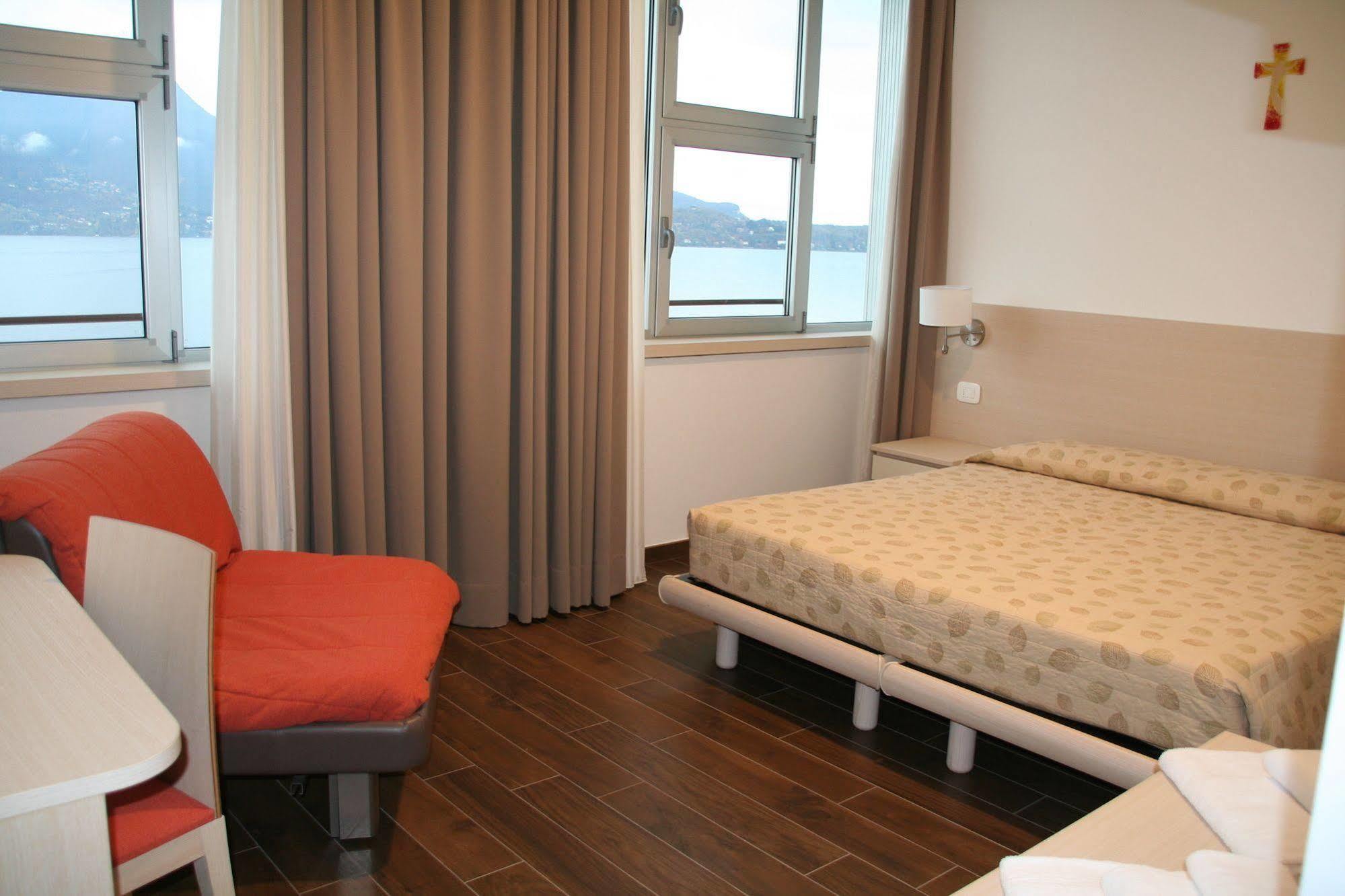 Casa Immacolata Otel Verbania Dış mekan fotoğraf